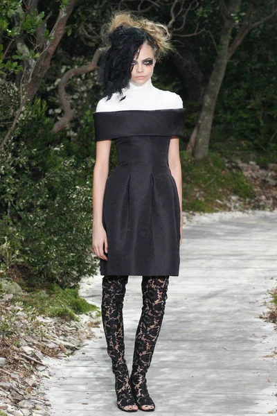 Look 28